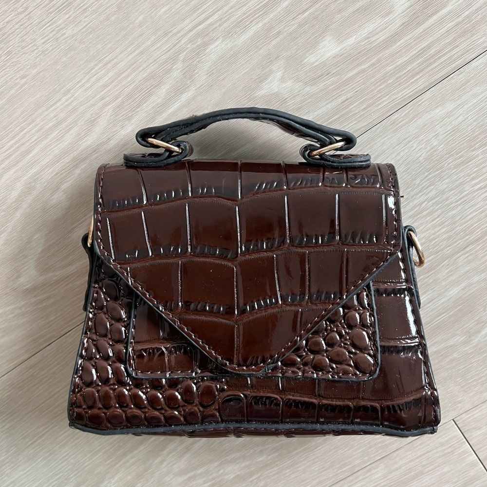 Brown mini crossbody handbag like new